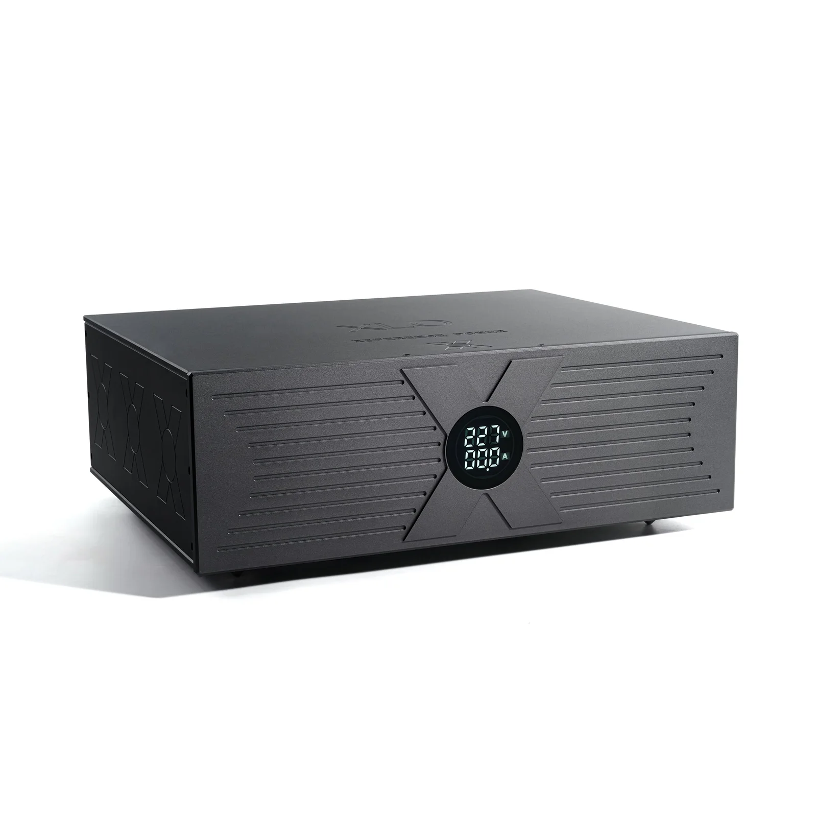 XLO Reference 電源處理器 — 側角度